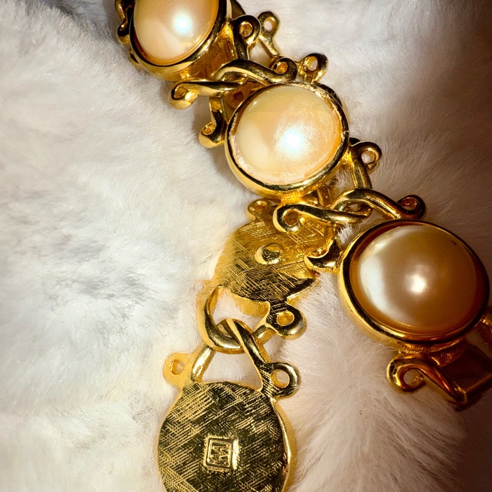 Vintage Golden and Faux Pearl Women's Bracelet made by Weingeroff - Picture 11 of 11